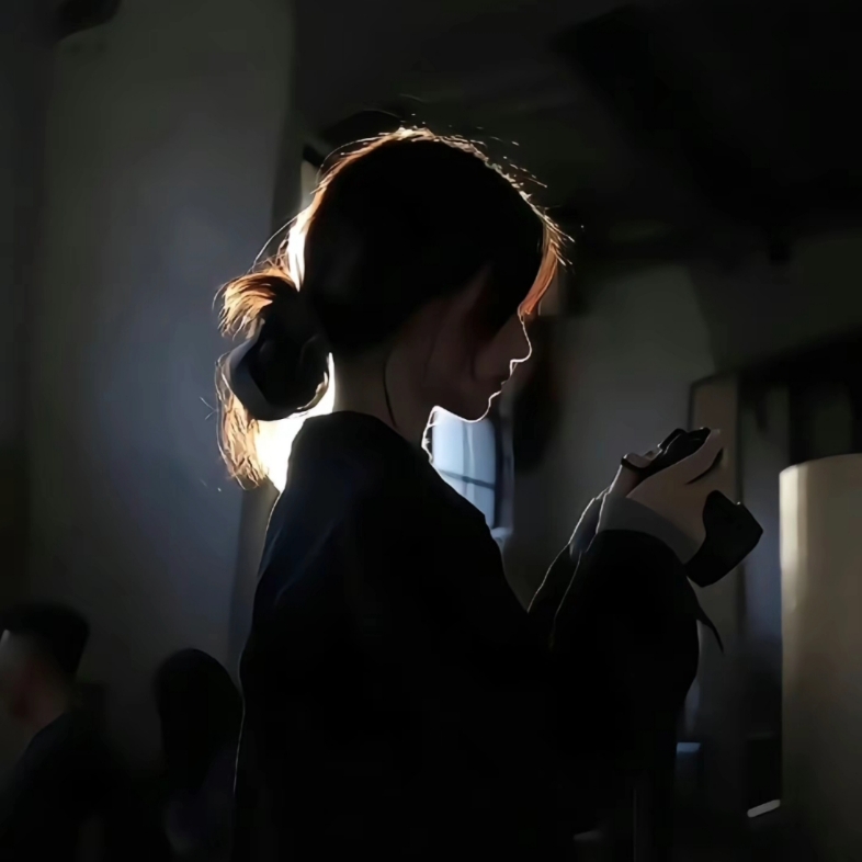 这里女生头像!喜欢拿去