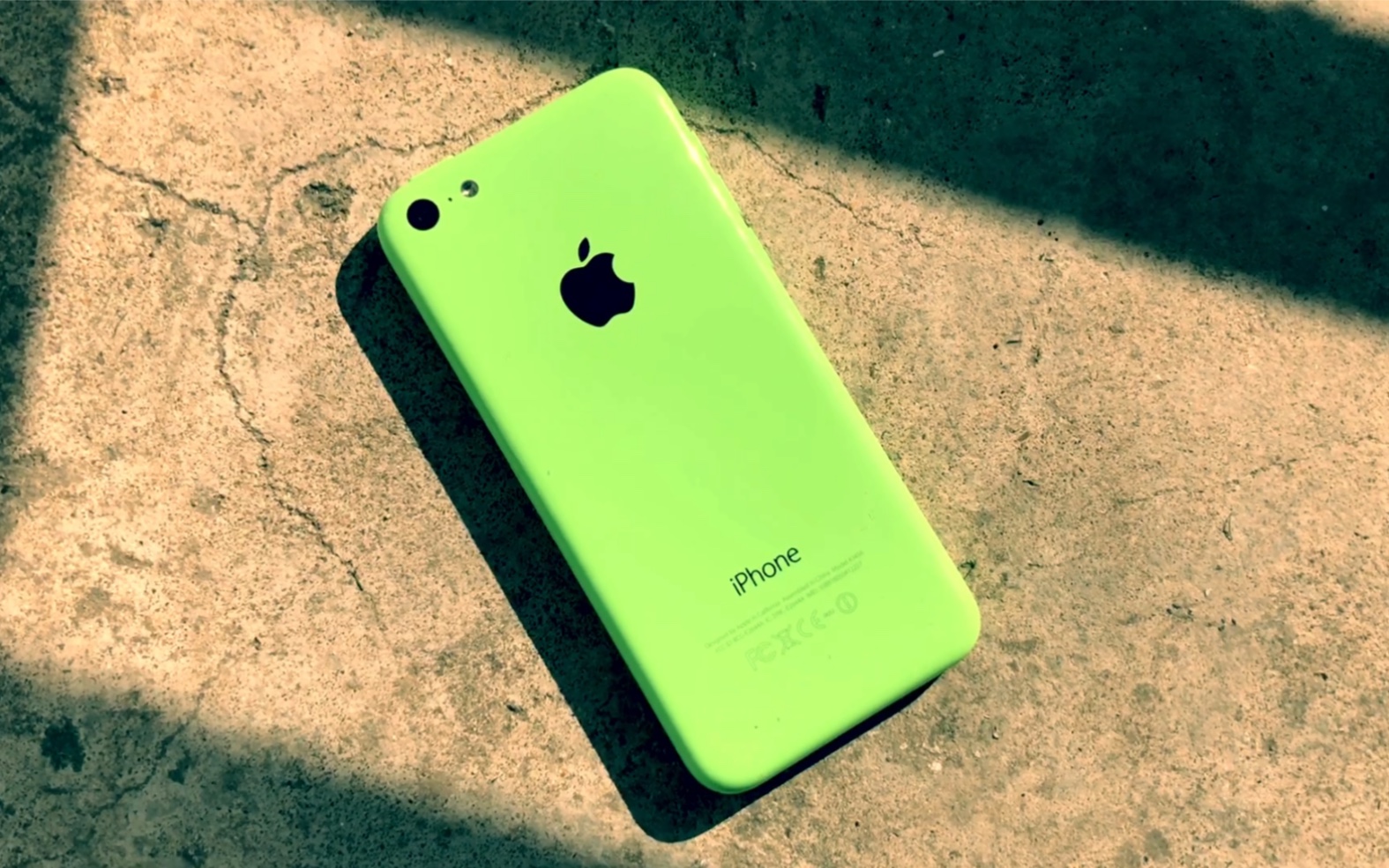 绿色iphone5c还是好看熬!
