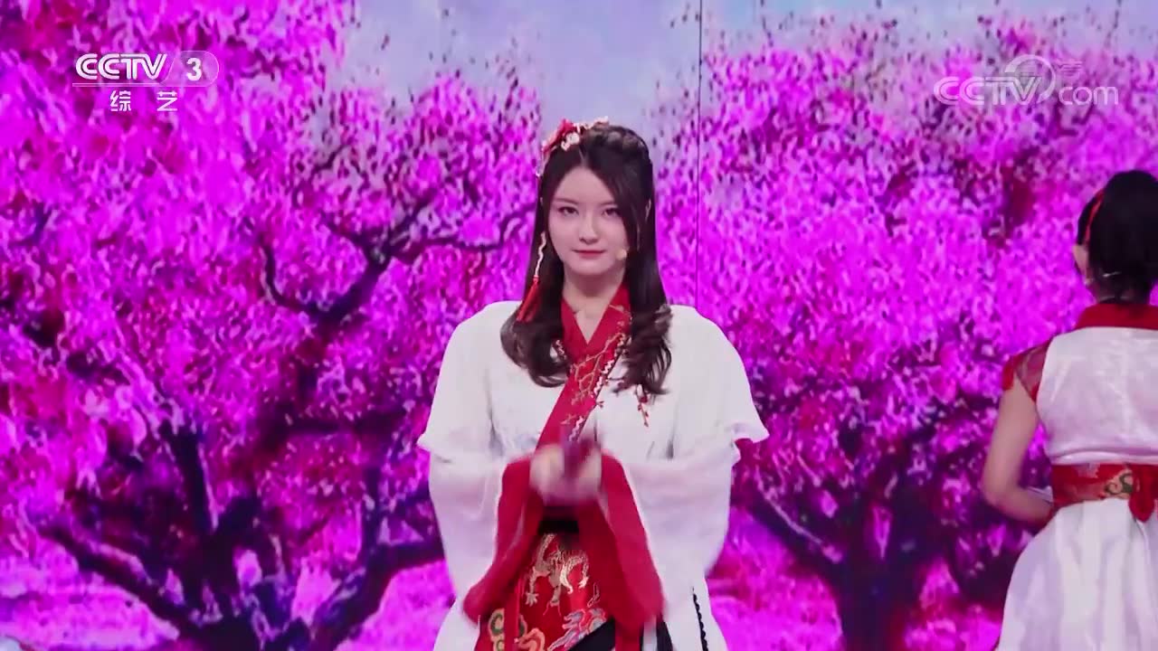 [图]cctv国风美少女演绎《寄明月》将相思寄明月心缱绻意难决