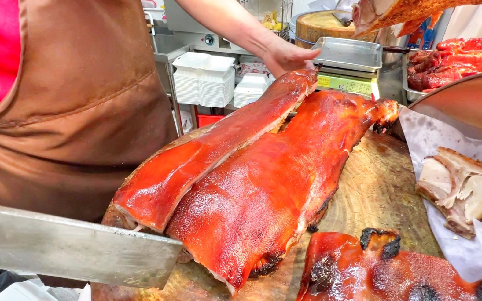 香港 皮光肉滑烧乳猪 脆皮烧腩骨 现炸乳鸽 香脆美味 一点不油腻!