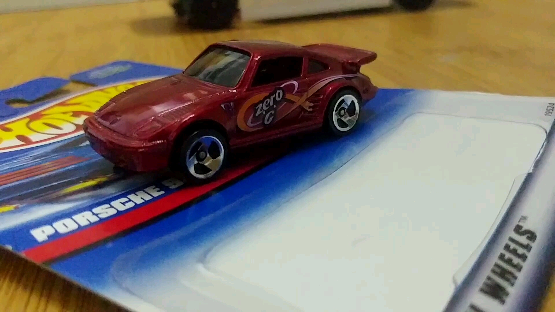 介绍1989 风火轮hotwheels porsche 930