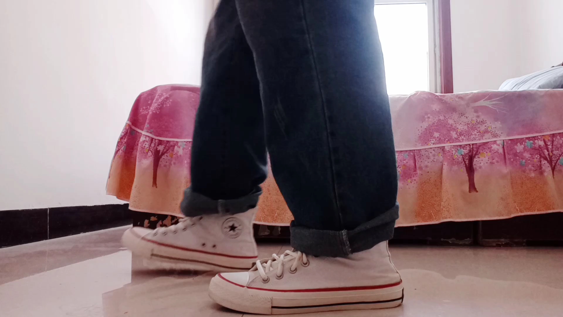 又酸又臭的脏鞋高帮帆布鞋有人有人喜欢没,老是封控,发也发不出去,要