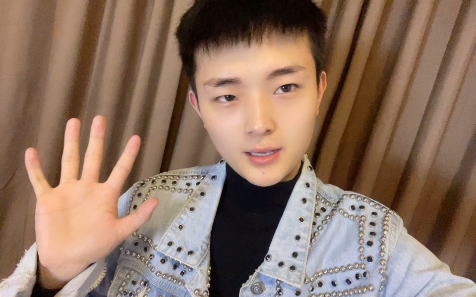 摇摆阳寻找火力少年王