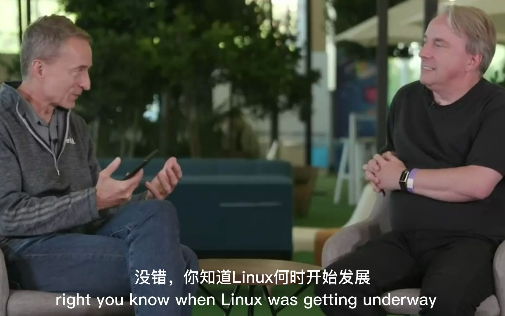 vmware 老大 帕特ⷥŸ𚨾›格 在intel上任后,在2022年年底,对话linus ,算是两个IT大佬的探讨 .一个是开源大佬,一个是硬件大佬哔哩哔哩bilibili