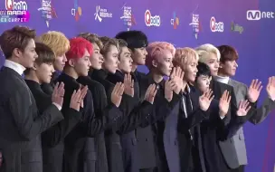 Download Video: （红毯/自拍）【SEVENTEEN】171129 MAMA