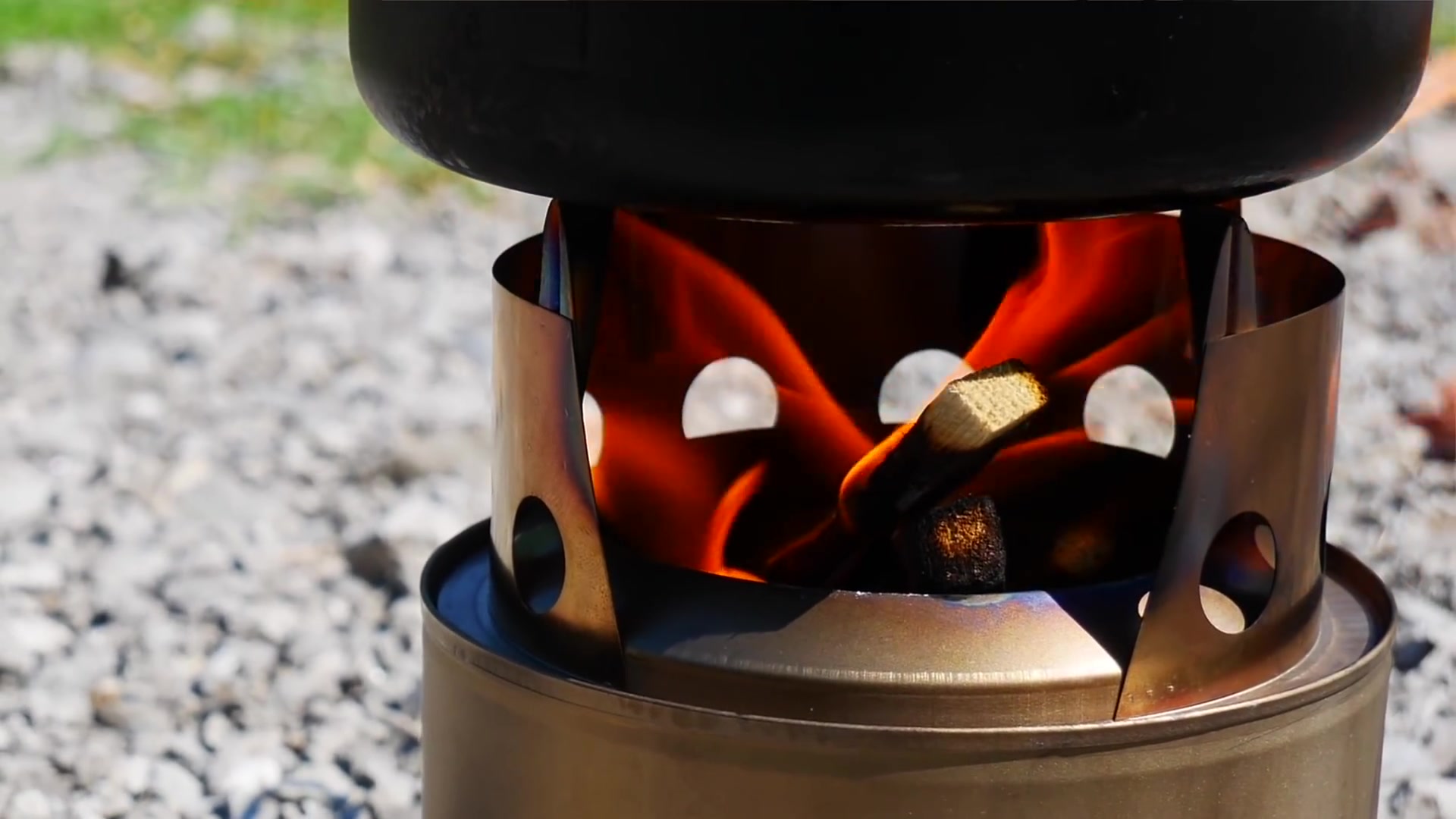 [图]The BUSHBUDDY MINI - The Original Wood Gasifier is BACK and BETTER THAN EVER!-eA