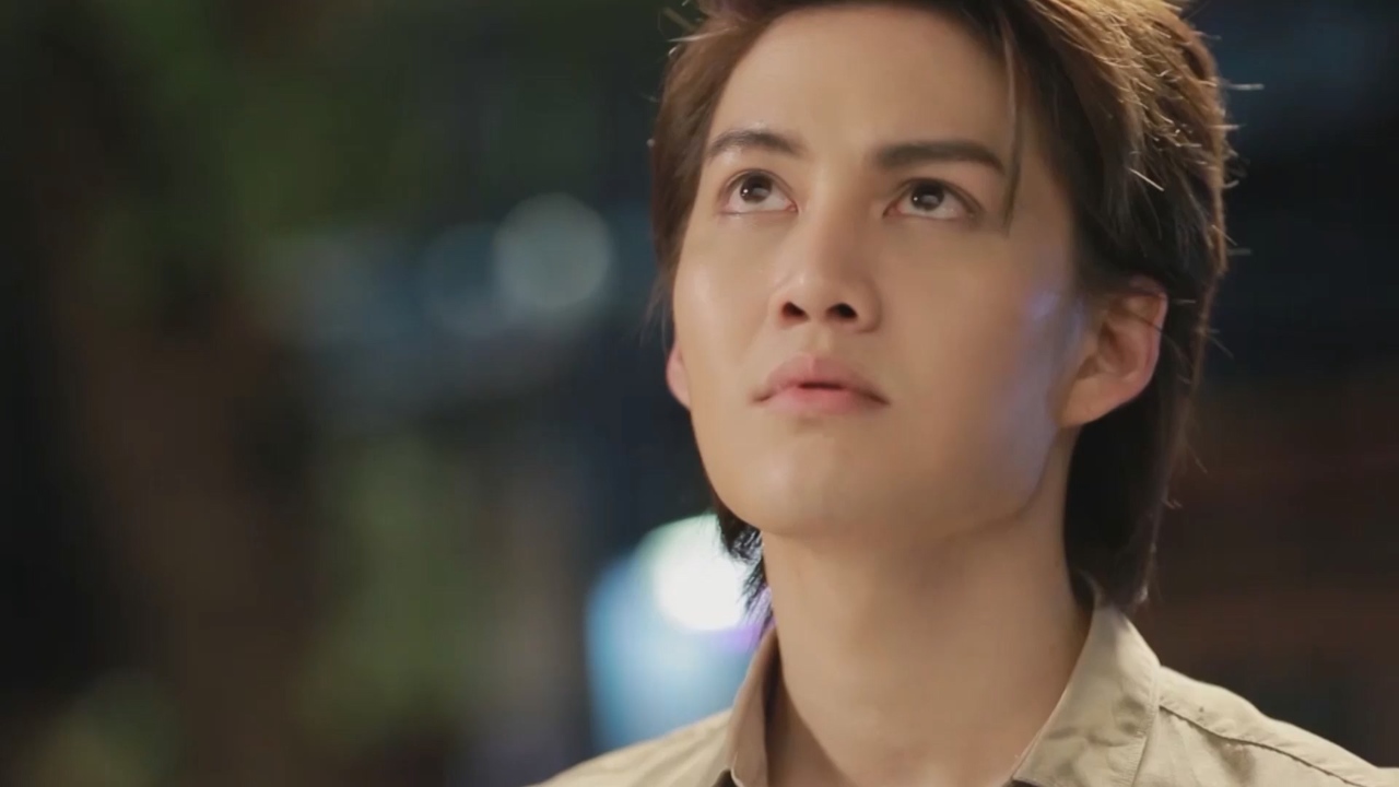 撕心裂爱帅哥满心紧张找女子万万没想到最后却见到一个大汉