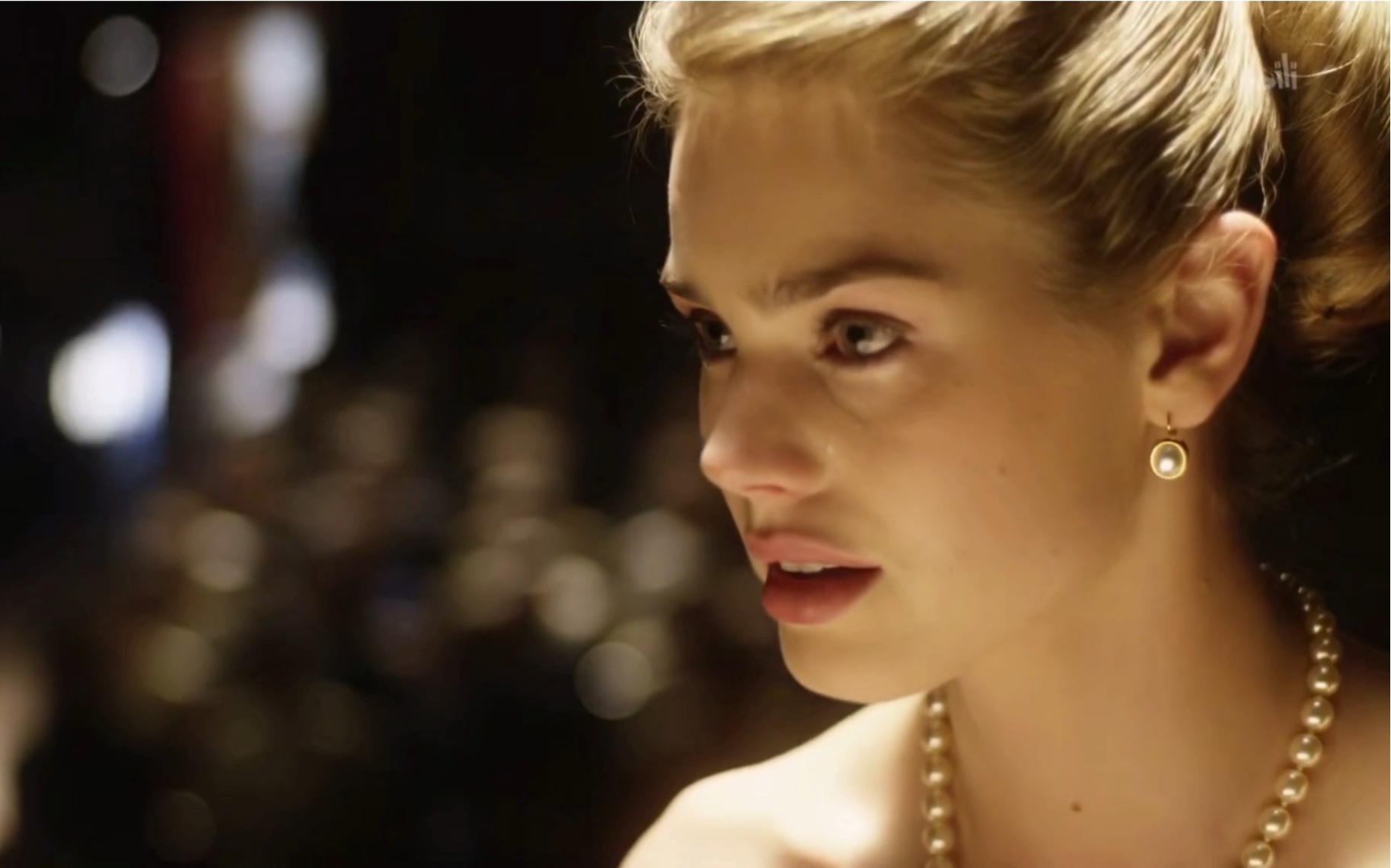 【意大利版灰姑娘最美片段】灰姑娘和王子在优美的钢琴声中终成眷属