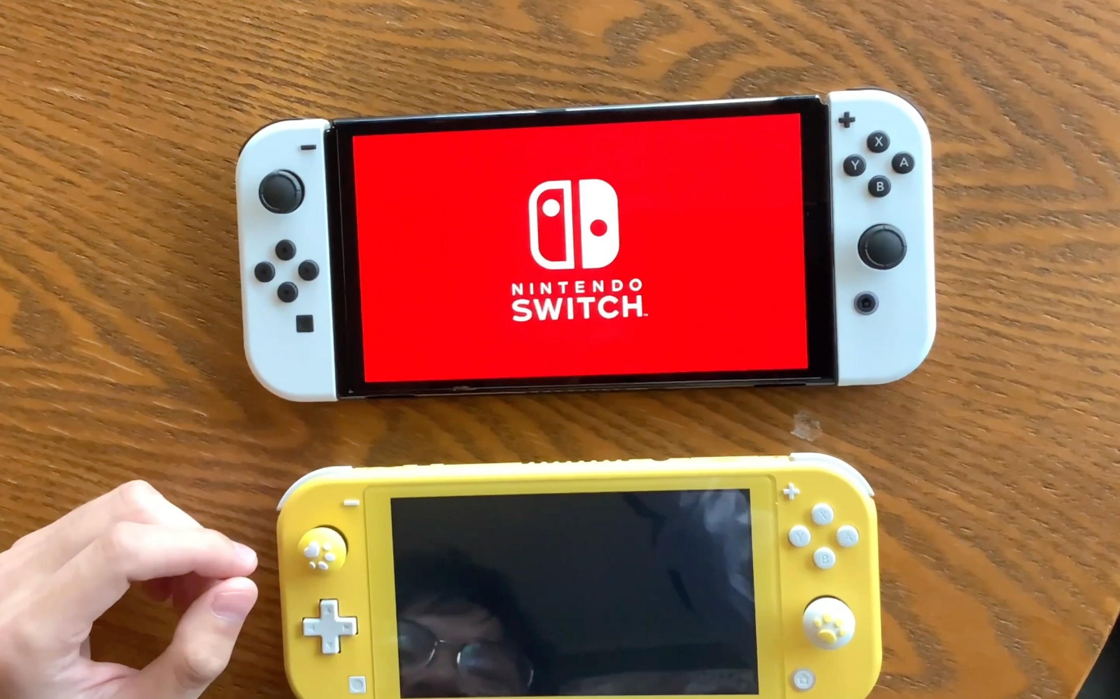 [图]新款OLED Switch 翻车视频 （垃圾屏幕毁我眼睛）