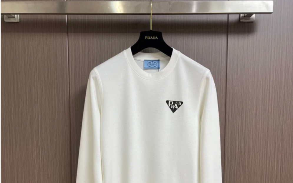 prada普拉达高仿经典品牌字母logo圆领长袖t恤打底衫