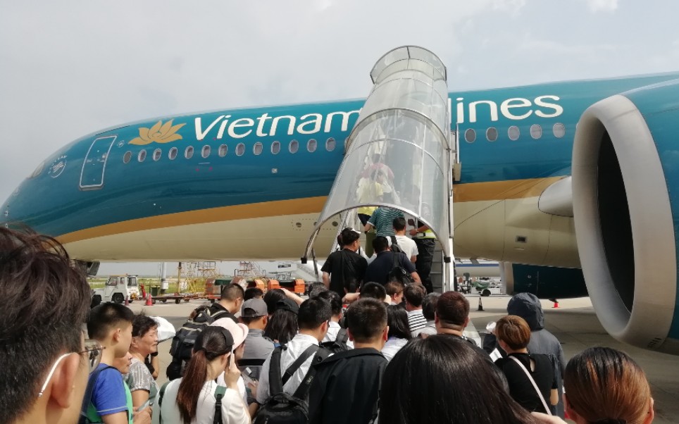 越南航空a350-1000胡志明新山一机场起飞_哔哩哔哩_bilibili