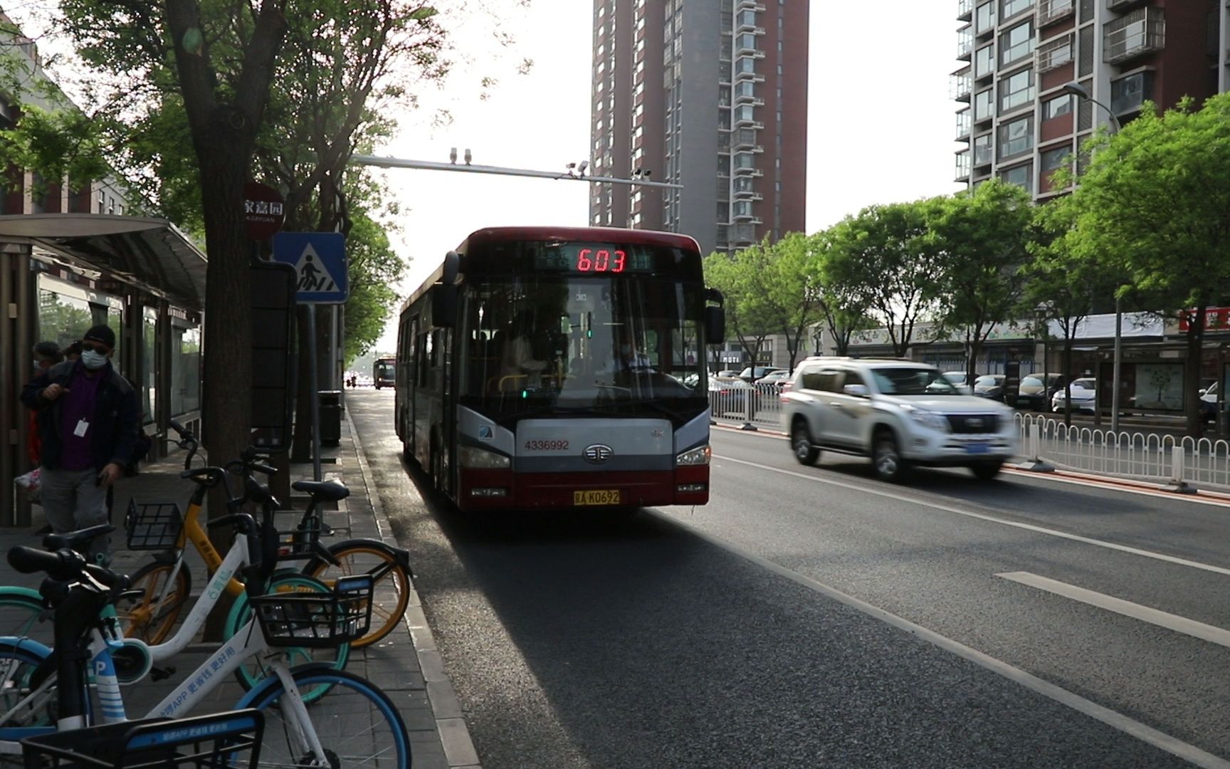 北京公交603路二代龟王36992车577路二代气猫21379车八家嘉园站出站
