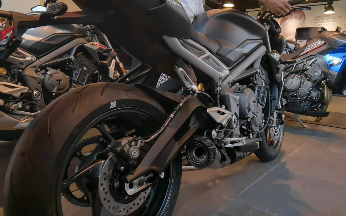 凯旋765rs改装zard排气