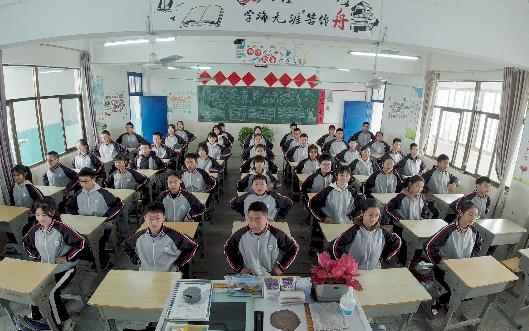 望江初级中学707班《its ok》课桌舞