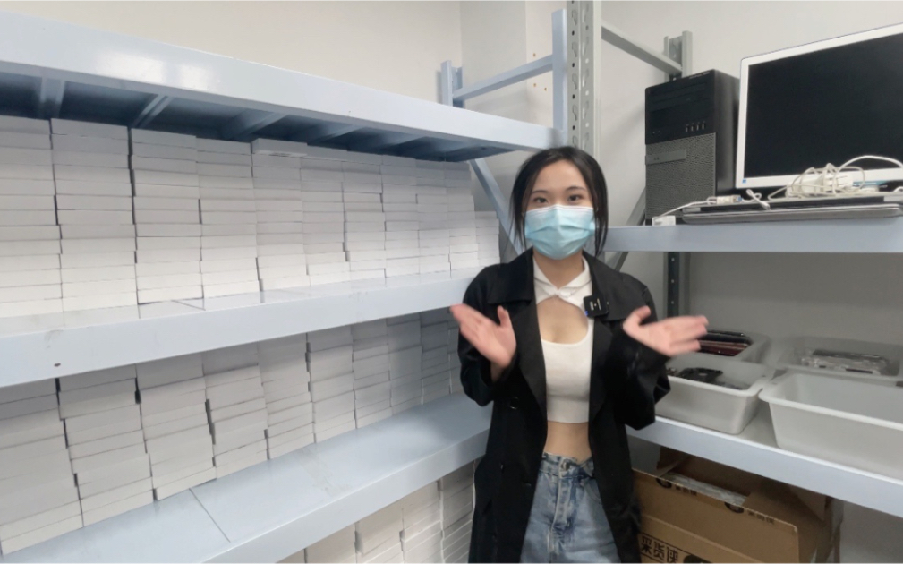 小姐姐从上千台机器中挑10台机器拆箱,会出现哪些惊喜呢?