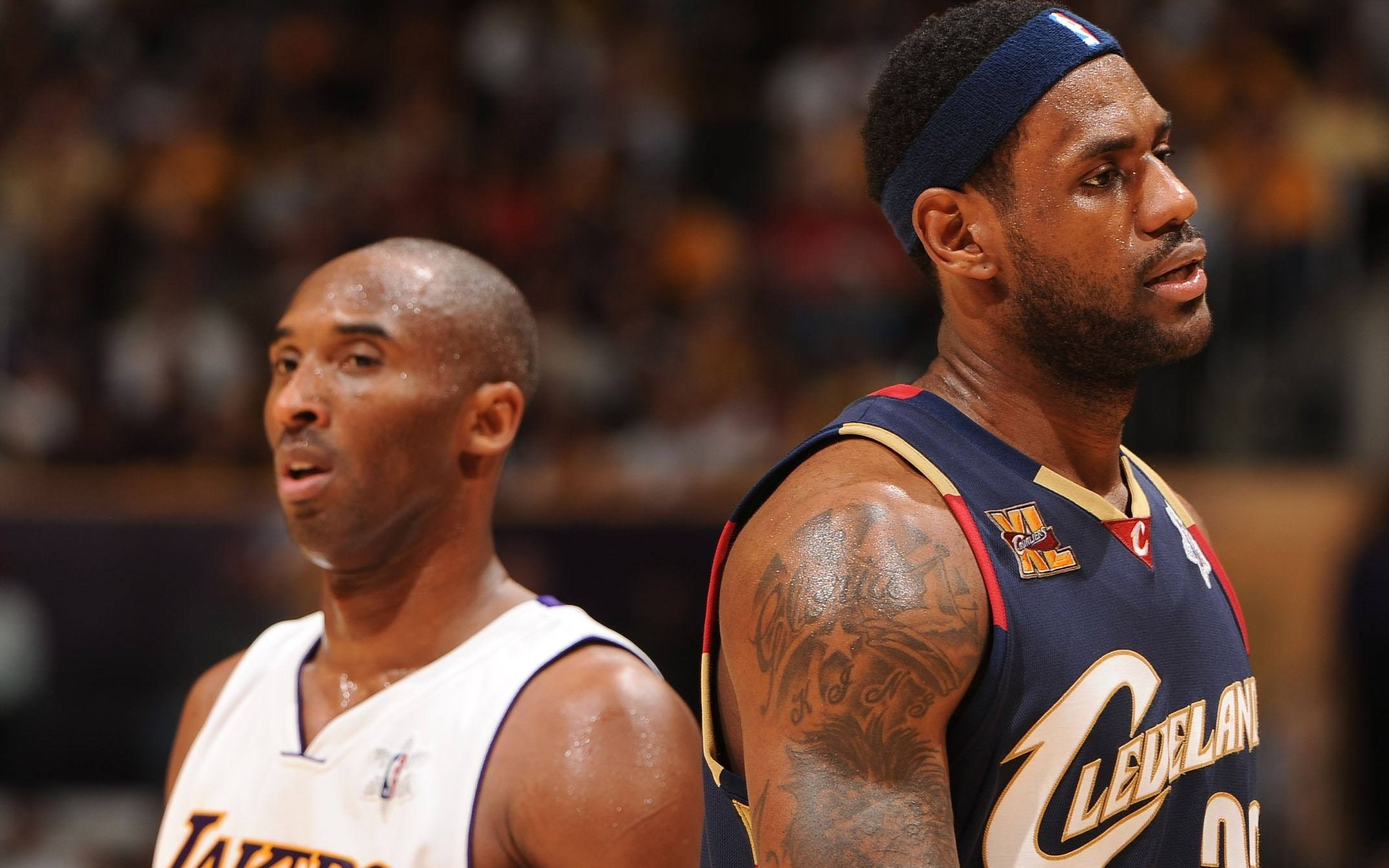 【无兄弟不篮球】高考后的球场狂欢,久别重逢的好友盛宴_哔哩哔哩 (゜