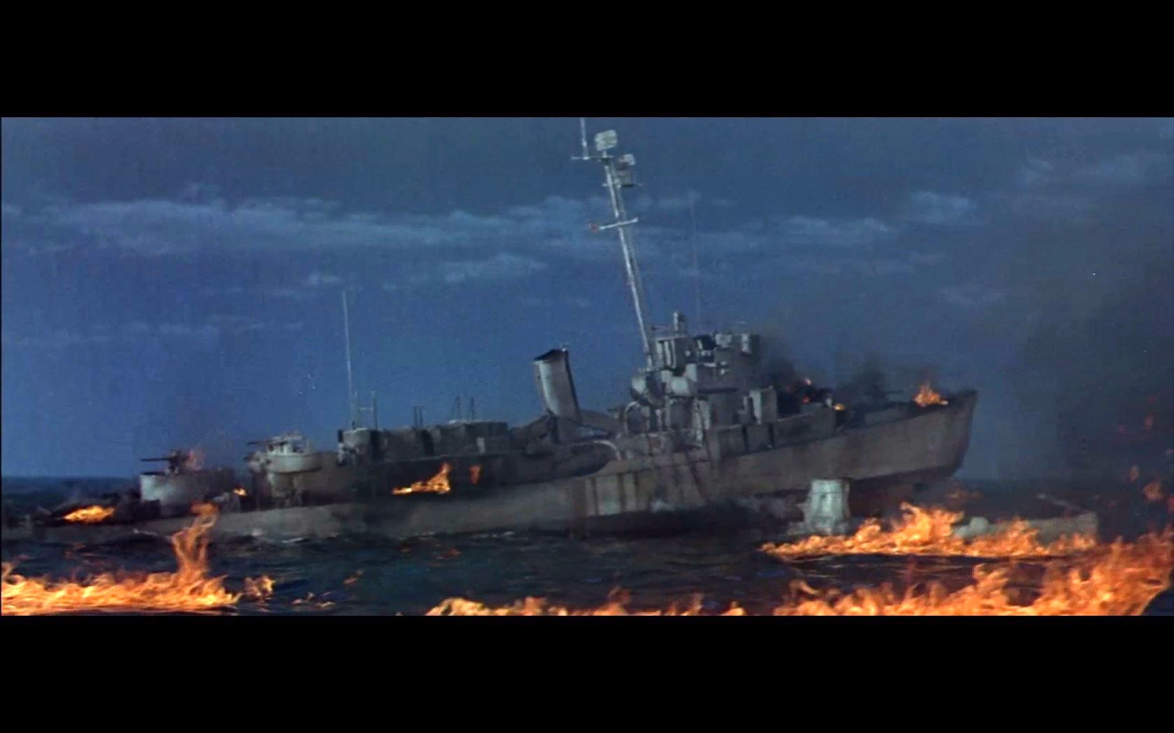 电影海底喋血战1957片段受伤美军驱逐舰极限一换一