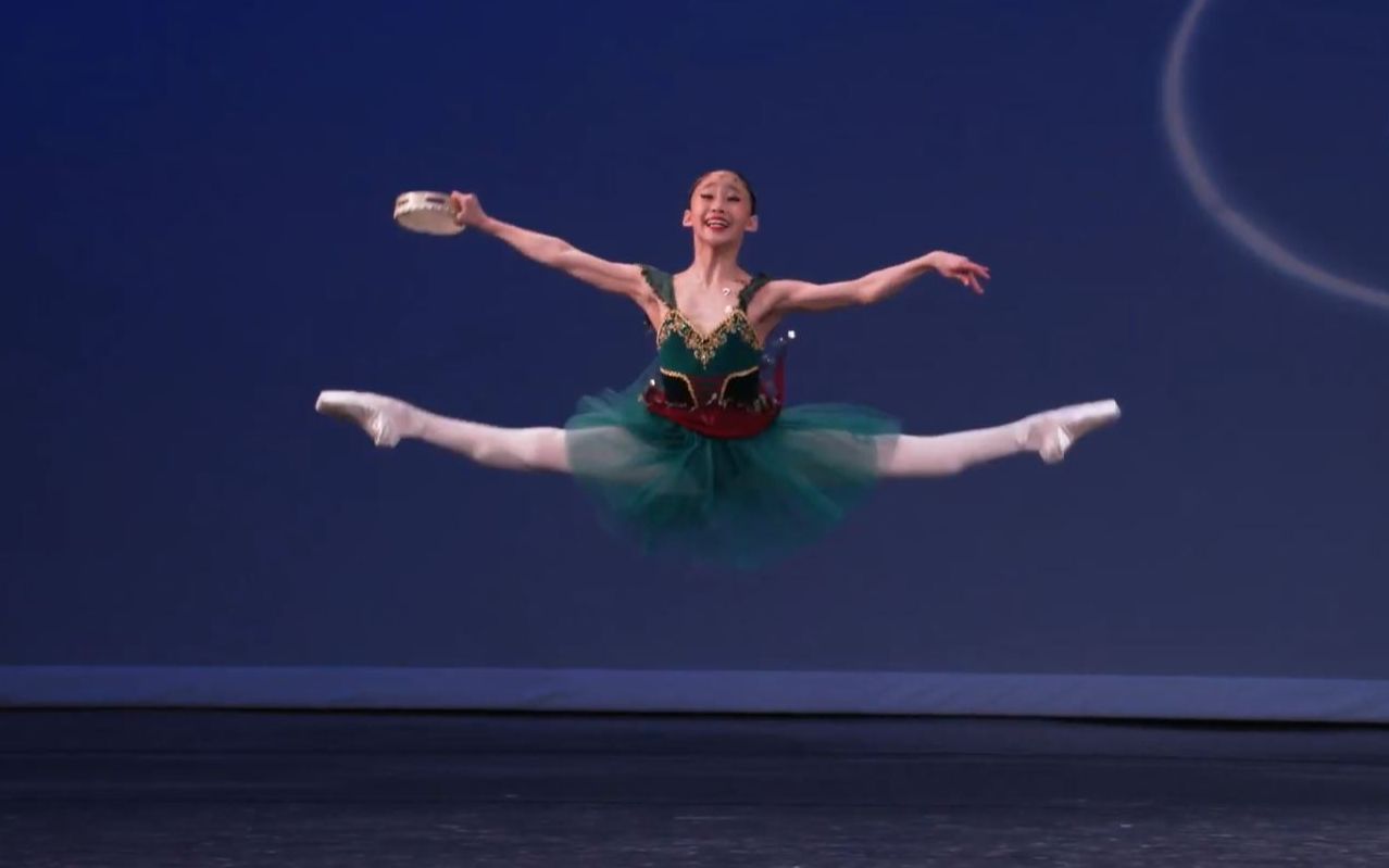 [图]YAGP 2022 纽约站 Crystal Huang 13岁 艾斯米拉达La Esmeralda