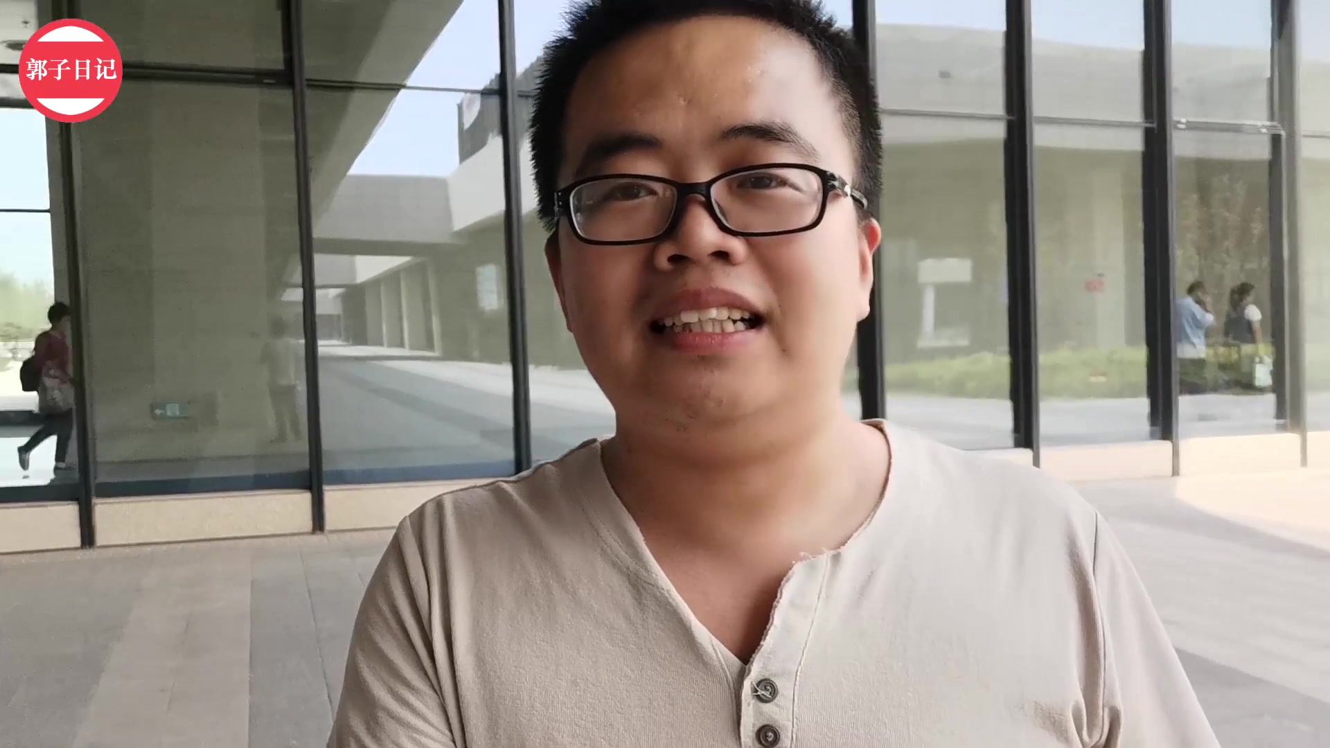 姥姥从内蒙古来看宝宝,郭子去车站接丈母娘,新车站太美了!