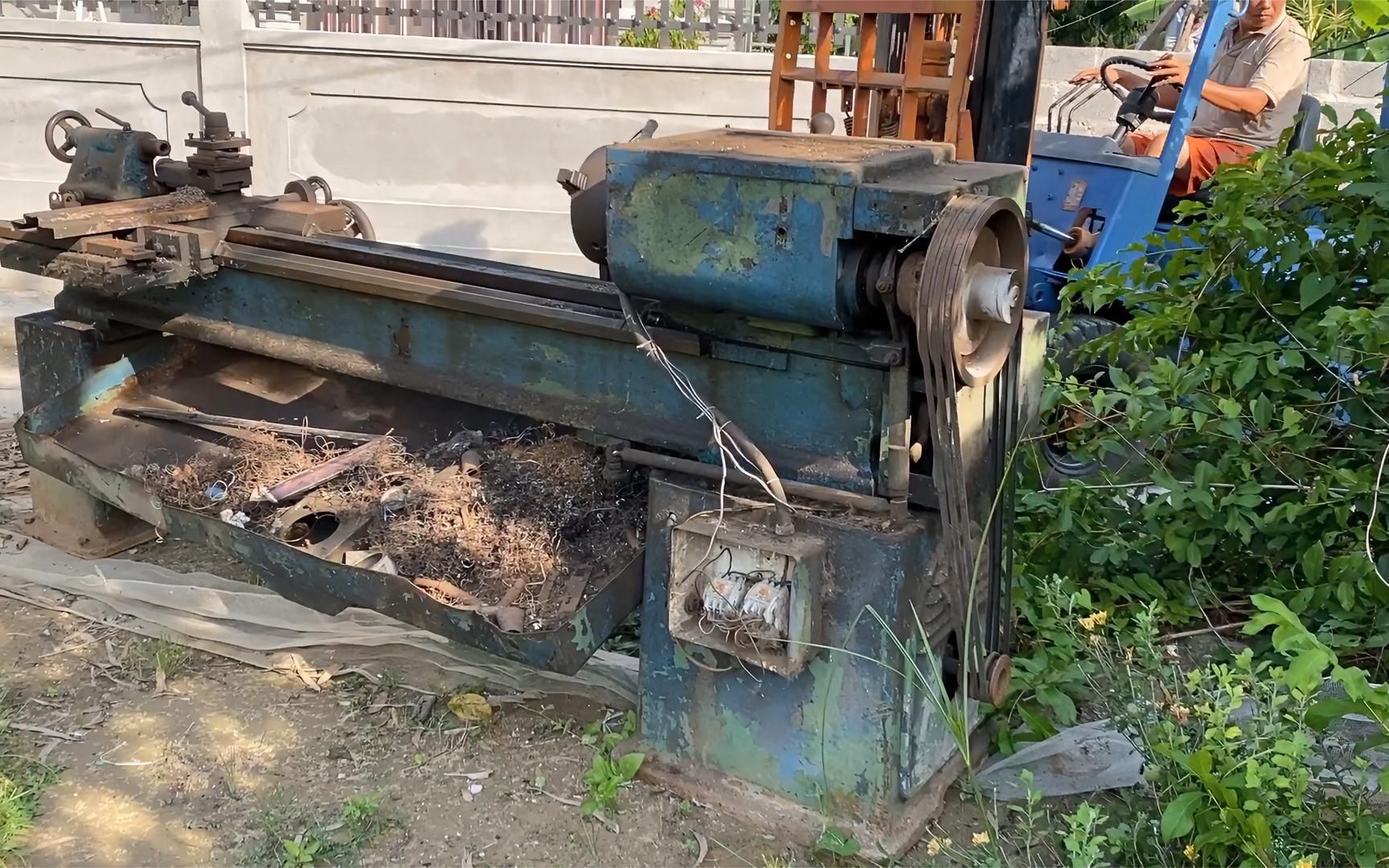 老板为了腾地方,把旧车床八百卖我,结果看我能拆卸维修傻了眼!