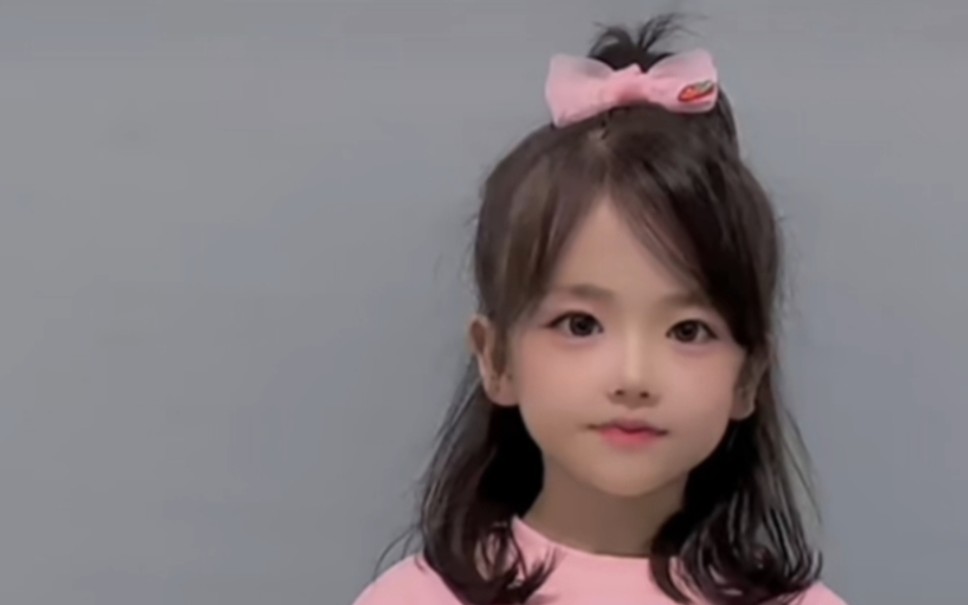 二校罗智莹张婉莹同学校园文艺演出