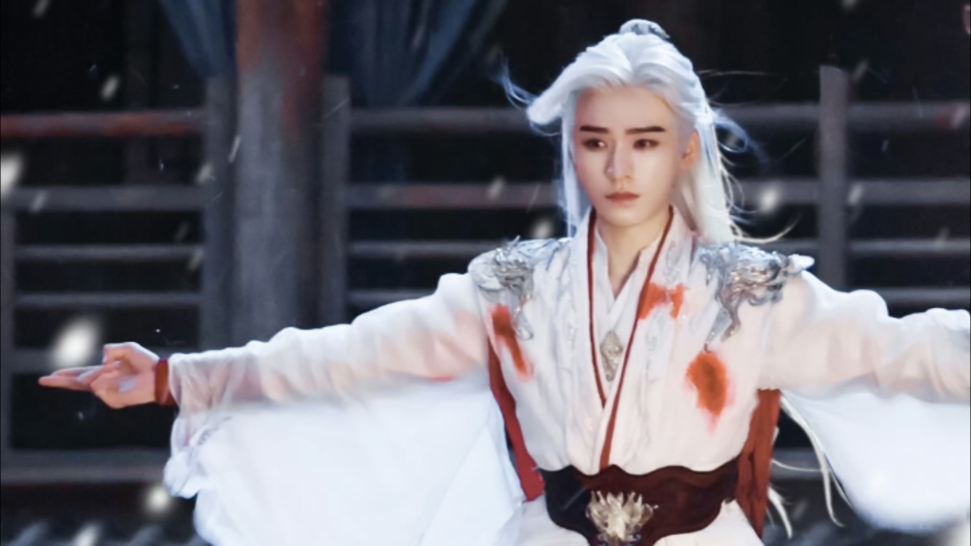 龚俊苏暮雨白发雪景战损红梅覆雪!无法用语言形容的美!