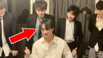 全寝室唯一过情人节的男人！