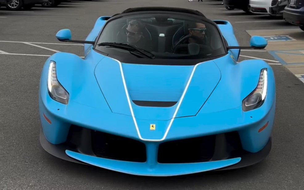 babyblue敞篷拉法全球应该只有这一台吧