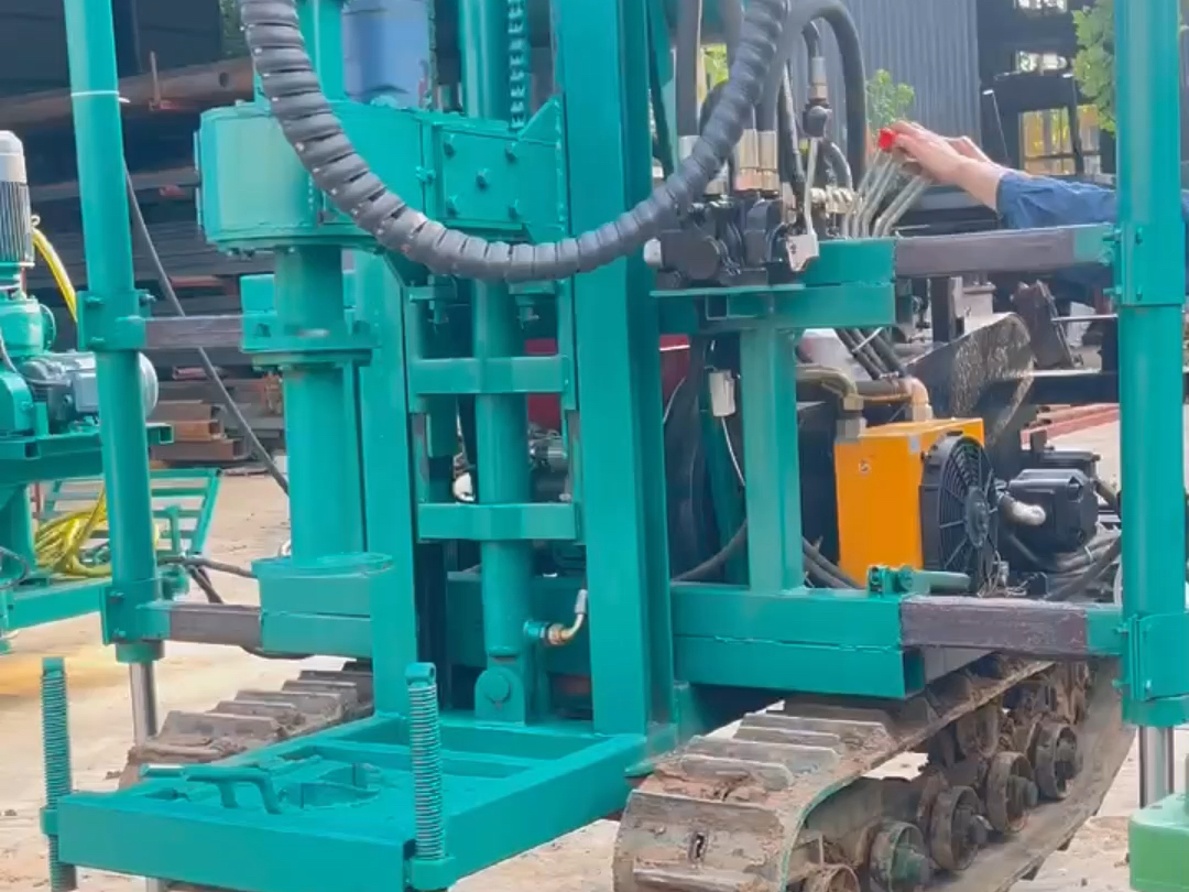 履带液压钻机 #定制打井机 #水井钻机 履带式液压马达钻机,自主研发