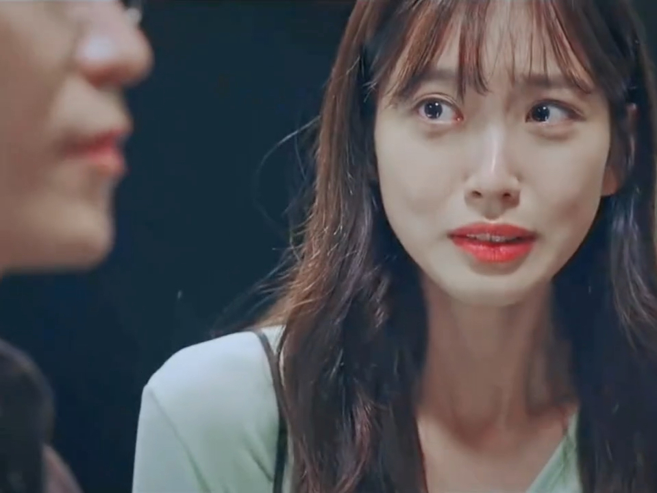 在锡京眼中,她总是被妈妈抛弃 "顶楼 "