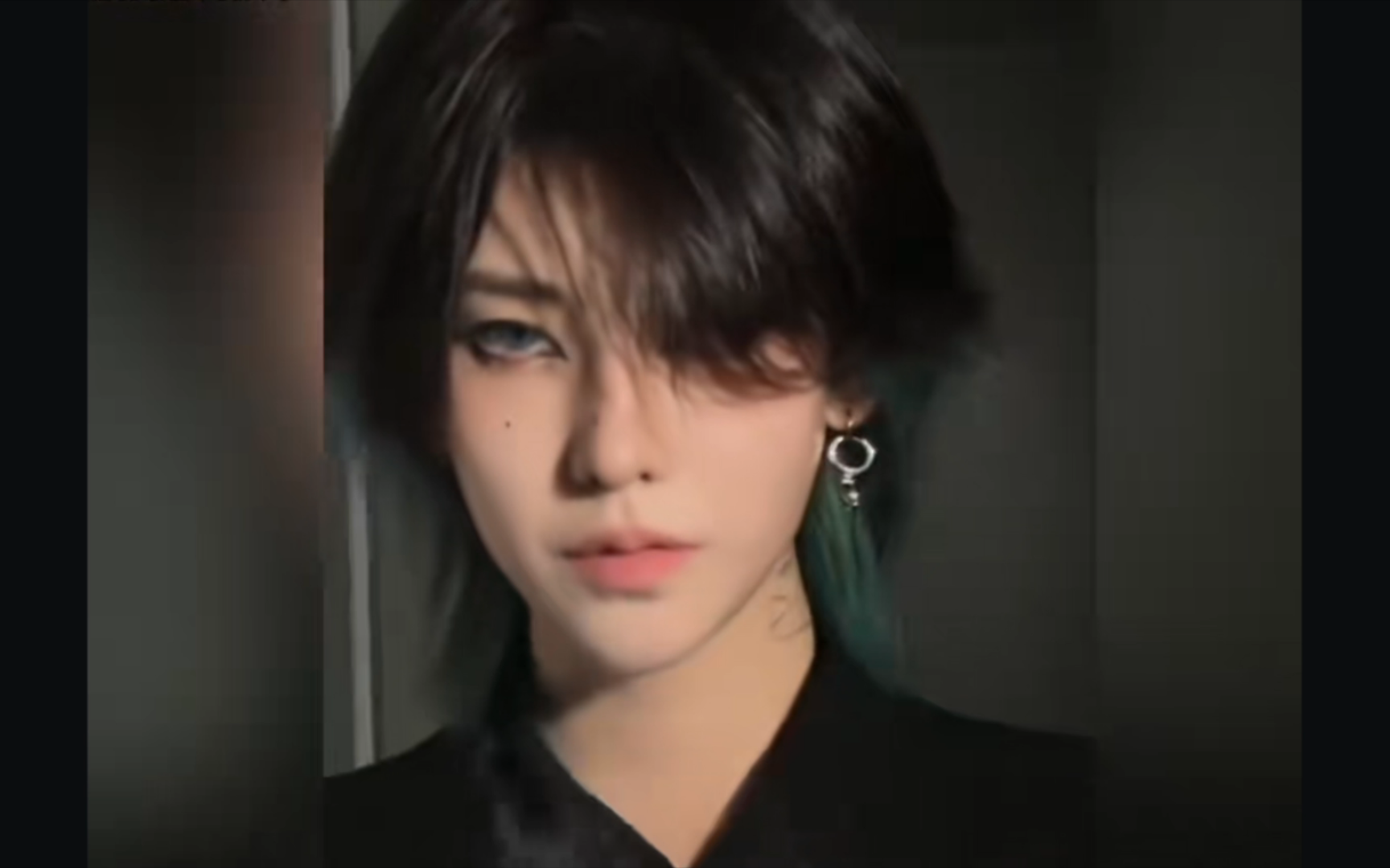 原来真的有人长得雌雄难辨 男生貌美如花 女生帅的掉渣
