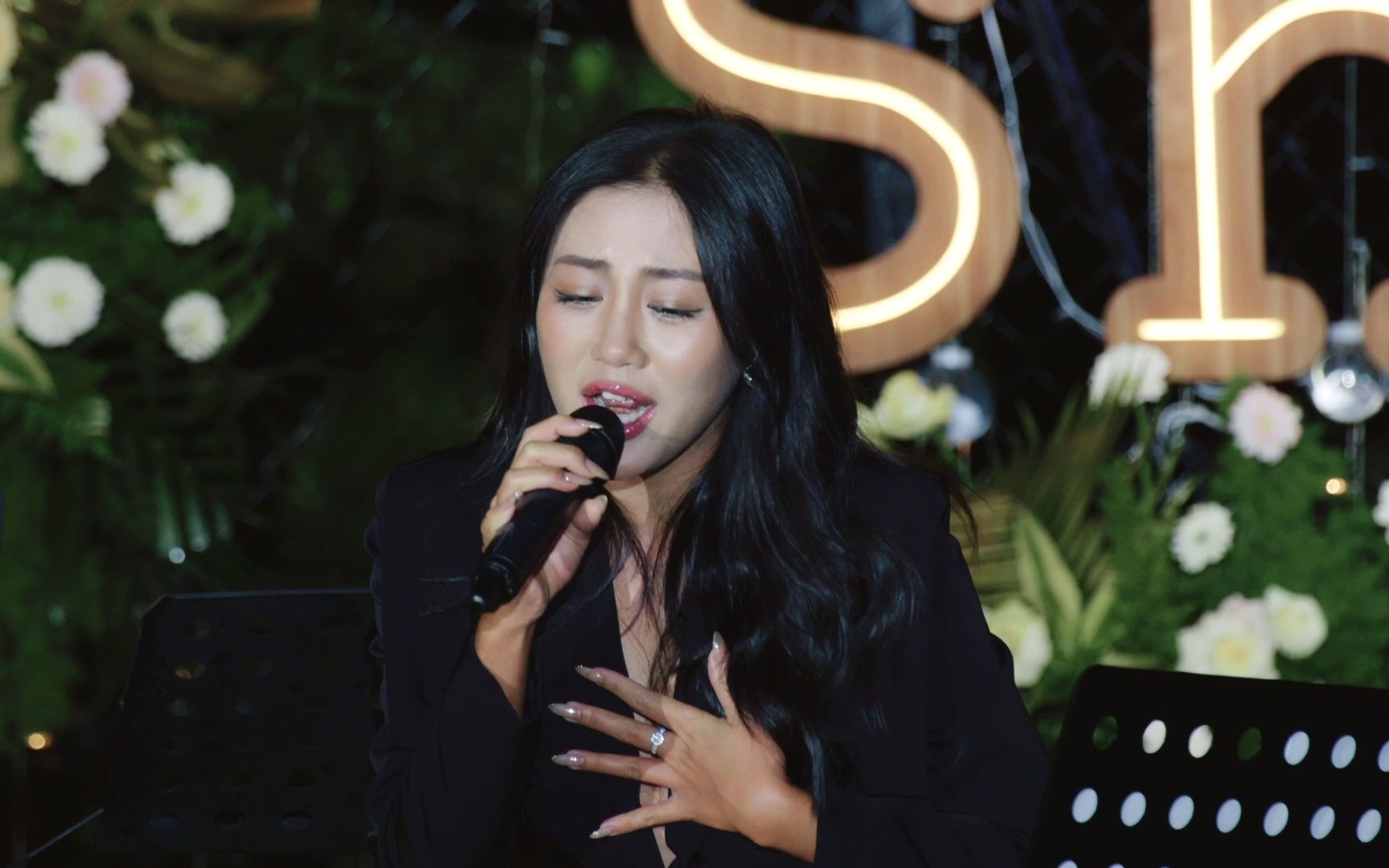 [图][越南live]Những Khát Khao Ấy-Văn Mai Hương@live at Lululola CĐK mini concert