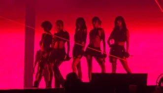 Video herunterladen: 20241019 (G)I-DLE - MY BAG (饭拍) l [2024世界巡演，曼谷站]