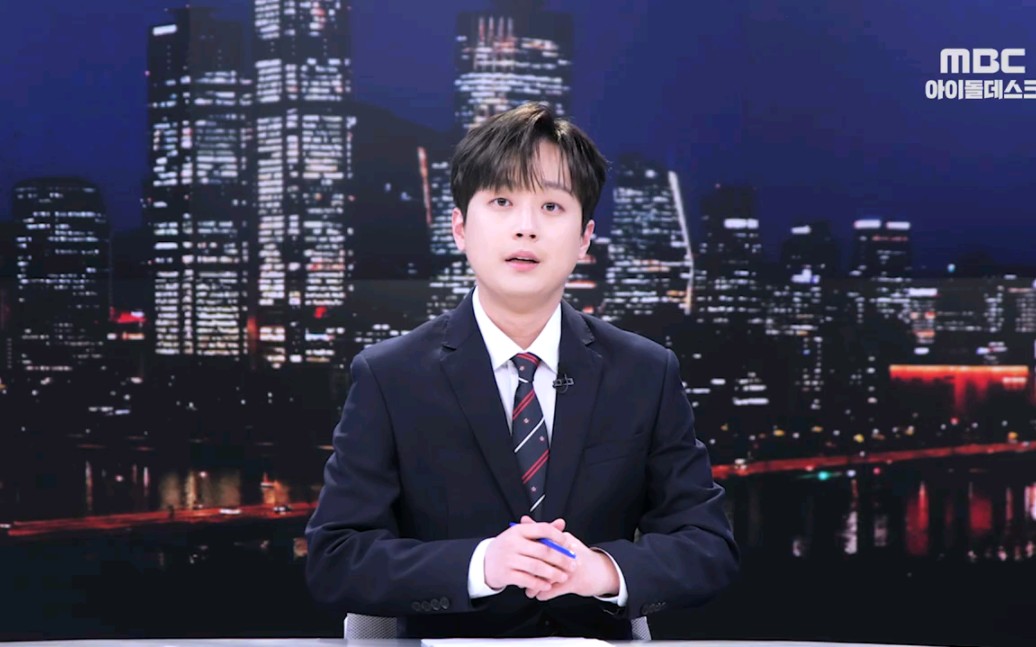 [图]23.03.03 Idol Desk 李灿元