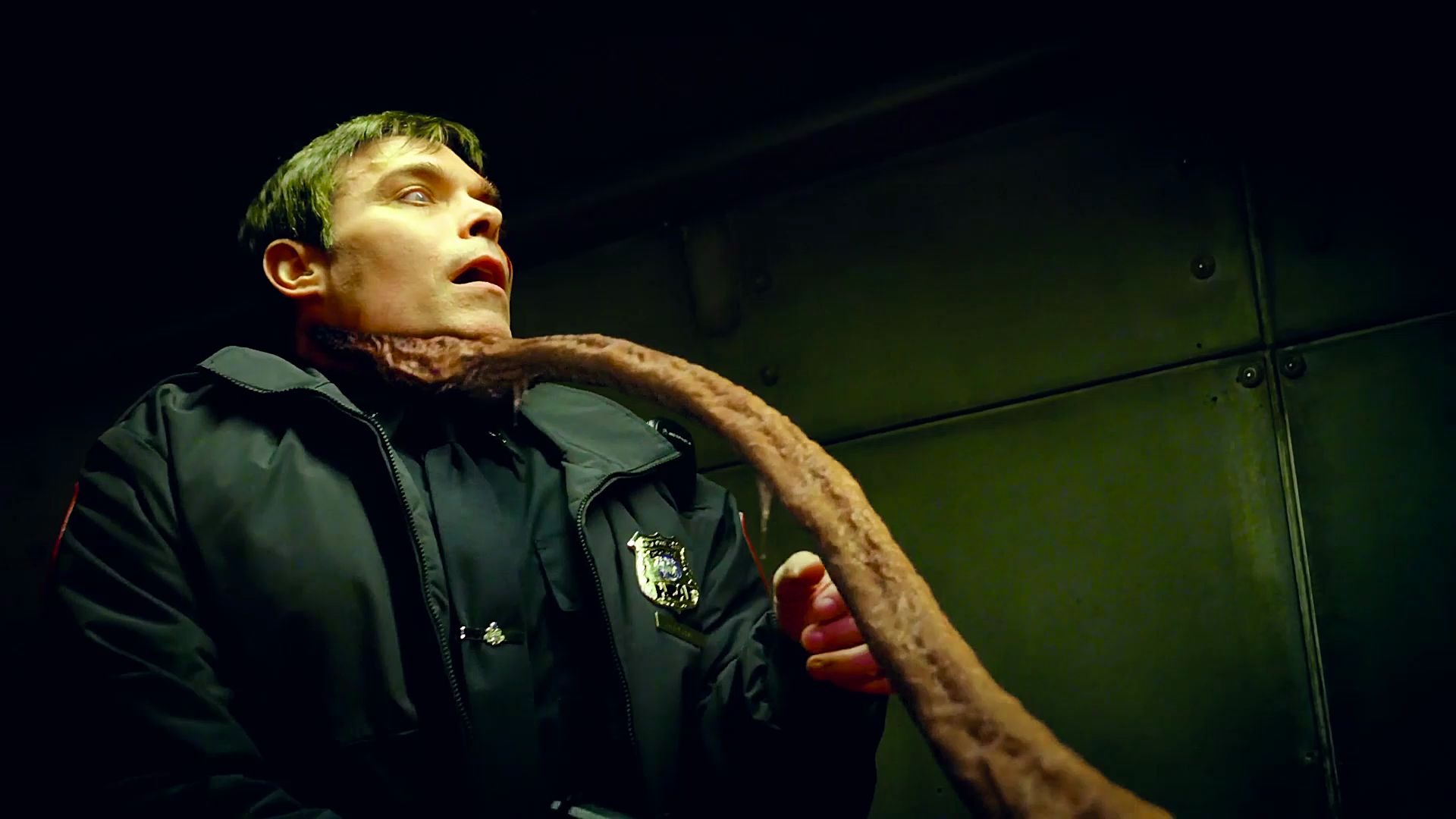 胖子被寄生虫感染变异,口吐几米长的舌头