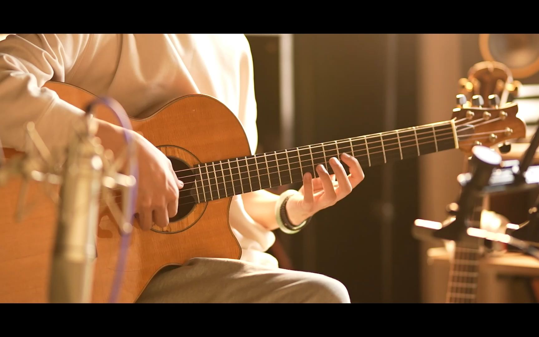 当我用二十年前弹开声的吉他演奏《风之诗》-押尾猫鱼-押尾猫鱼-哔哩