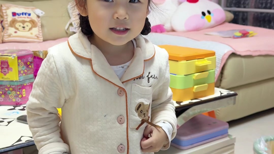 出差回来发现姥爷的教育已深入骨髓 #萌娃 #人类幼崽 #露仔与旭峰的