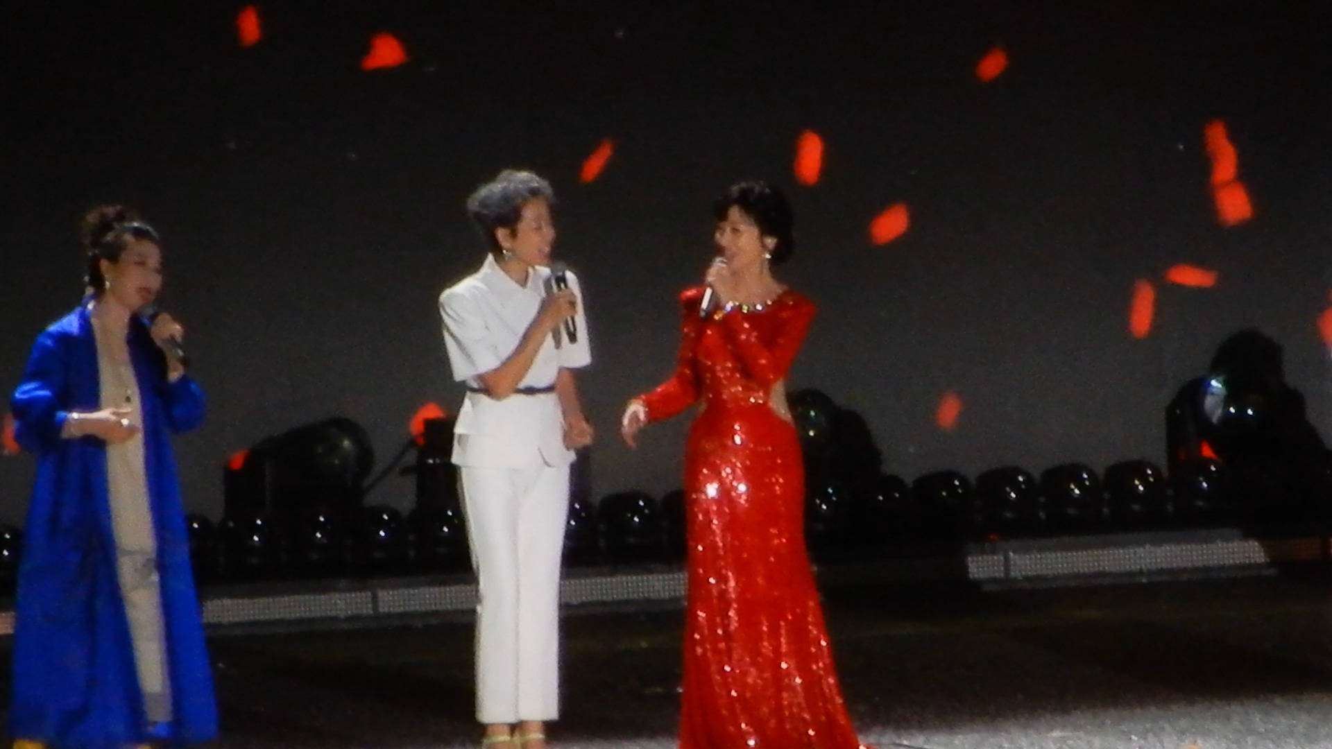 新白三十年演唱会芝童《前世今生》