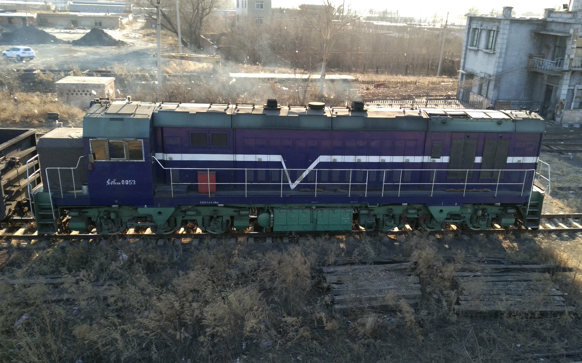 拍火车紫色的东风5b橙色的东风7c