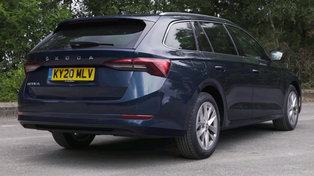 试驾体验2021款斯柯达明锐-旅行版,按下钥匙跑个0百加速才是霸气的