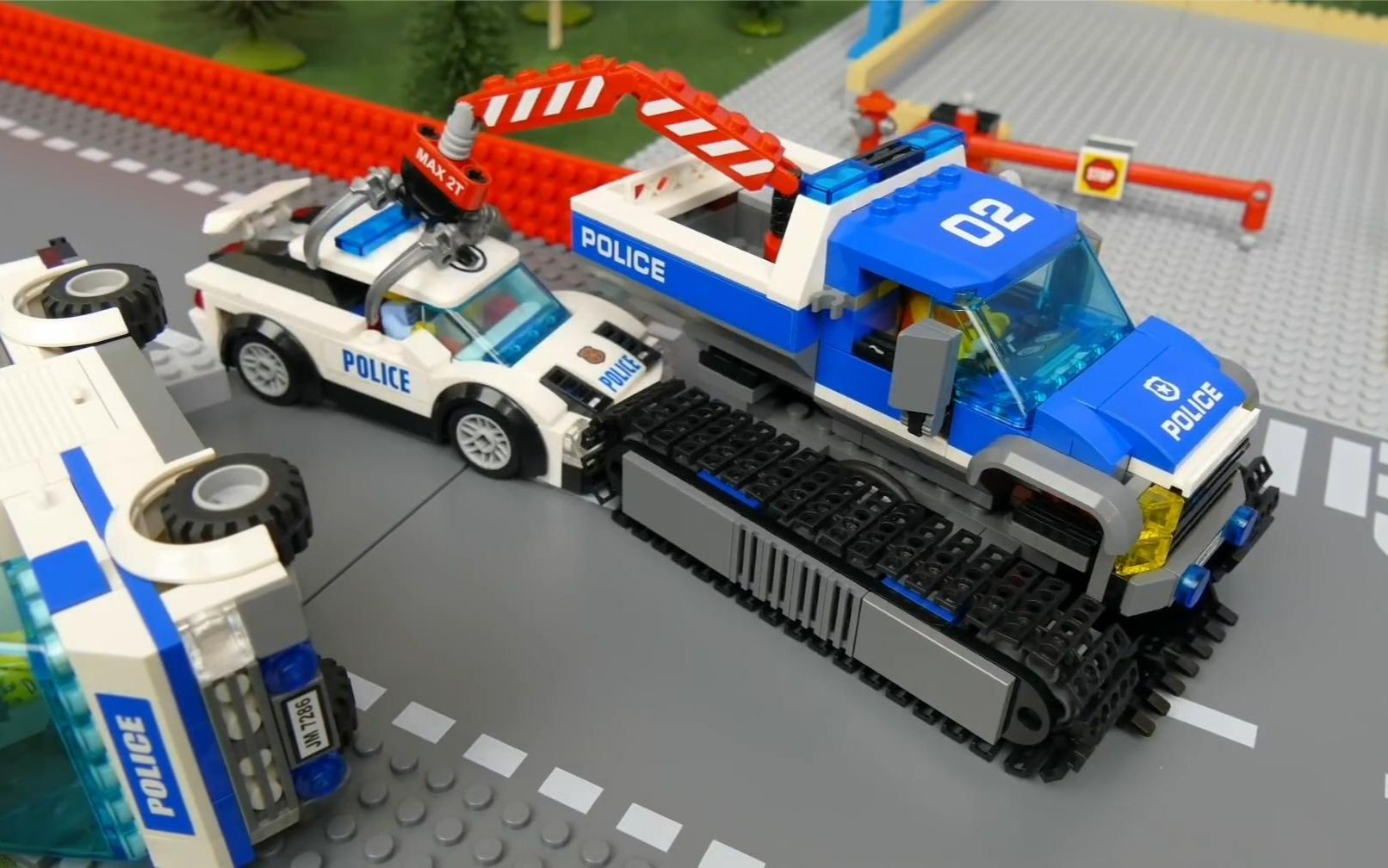 乐高警车紧急出动,最后能抓到小偷吗?