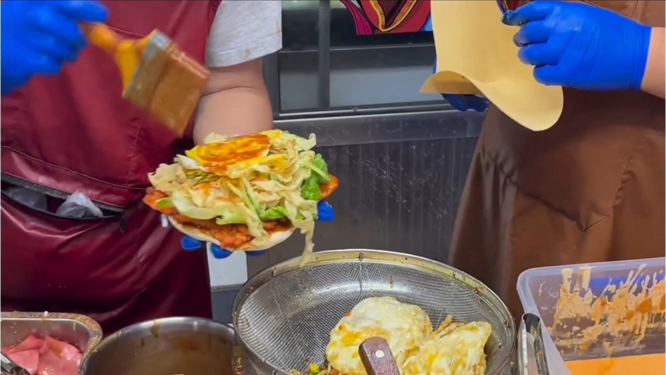 香喷喷的里脊肉饼，排队半小时，终于吃到了