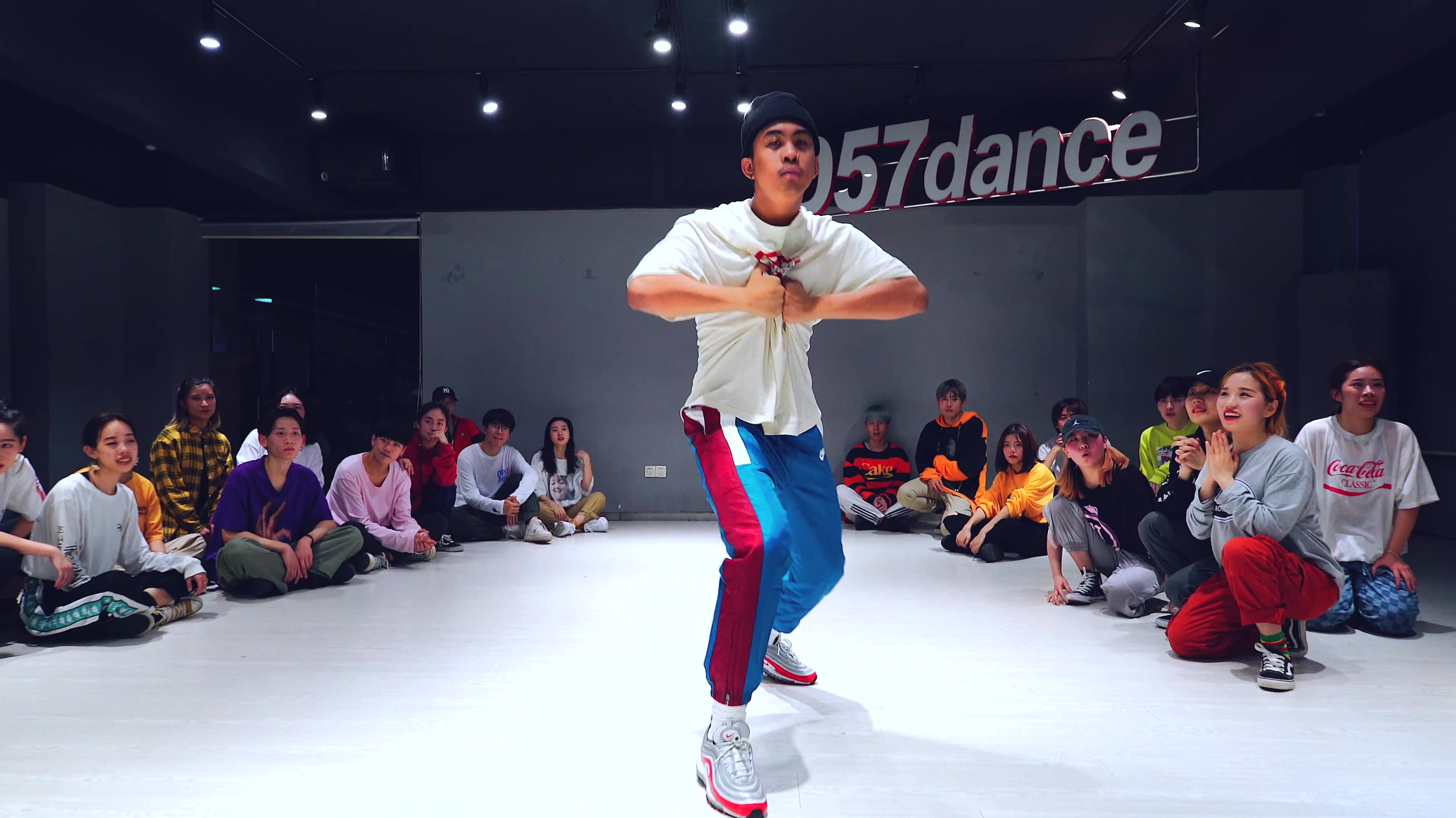 [图]【D57 Dance】外教TEEJ编舞——Let Me Explain 舞蹈视频