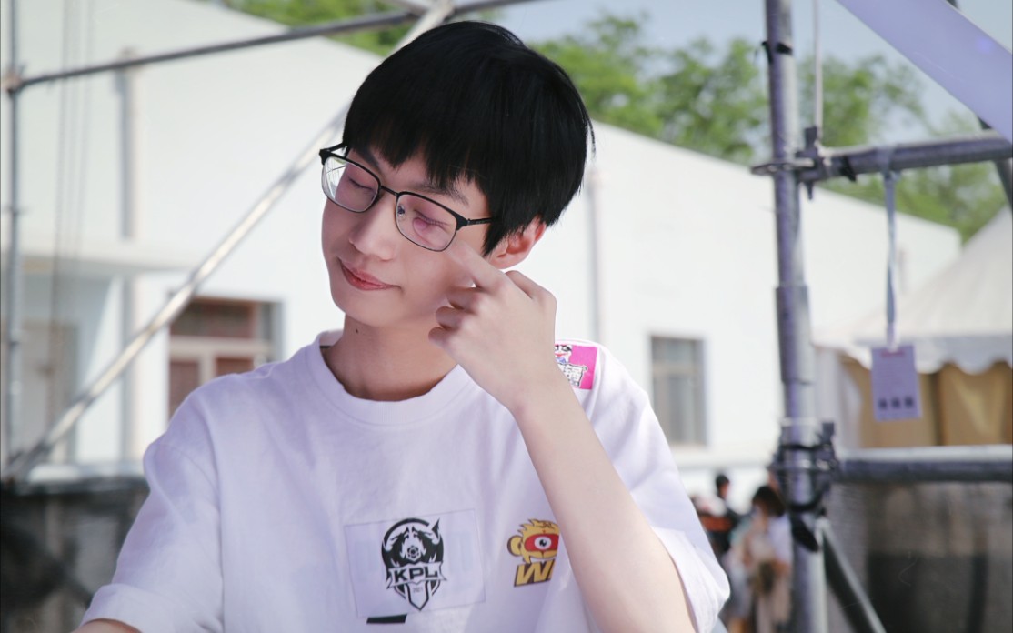 北京wb暖阳1030早起五排娜可露露 主播视角