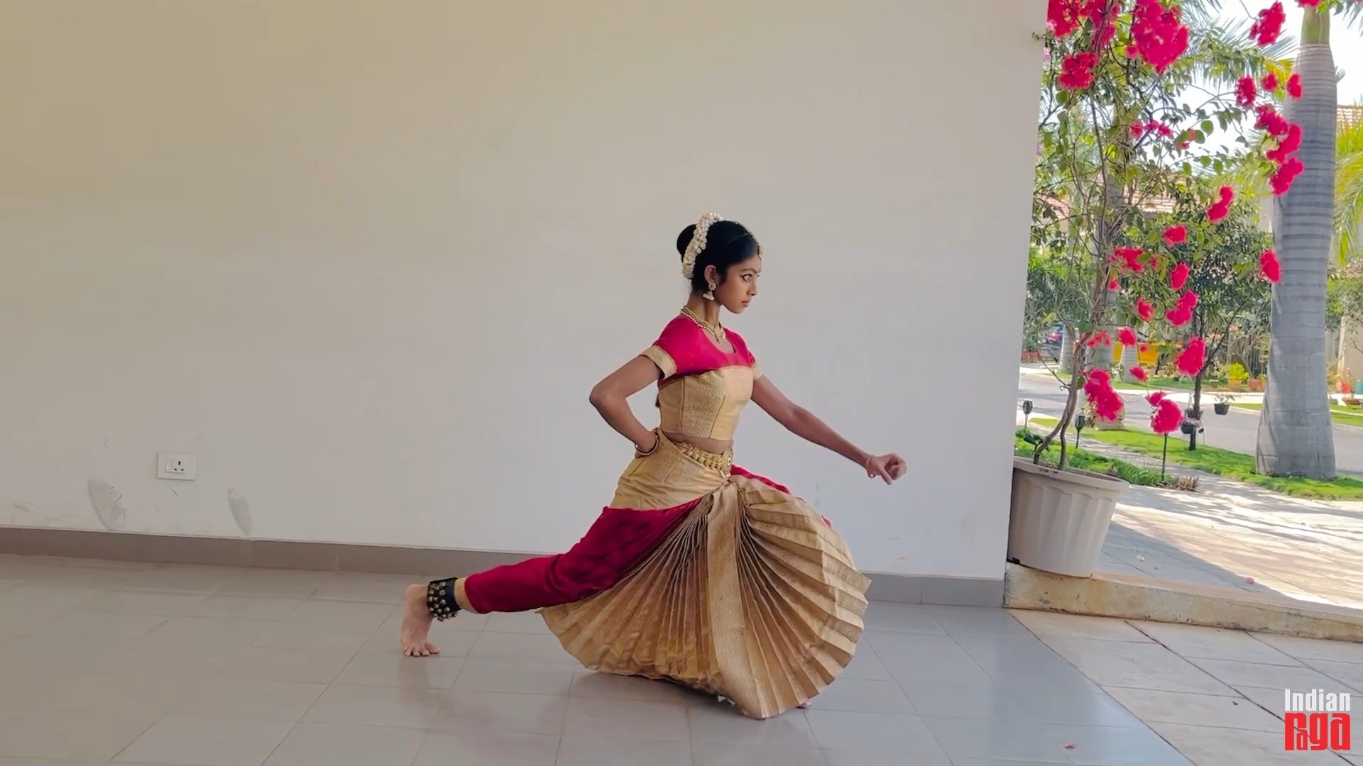 印度美女舞蹈混剪,温婉的与狂暴的湿婆舞蹈震撼人心😍