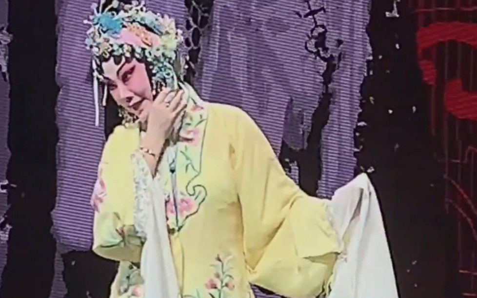 常秋月 勘玉钏 张郎苦把人缠绕