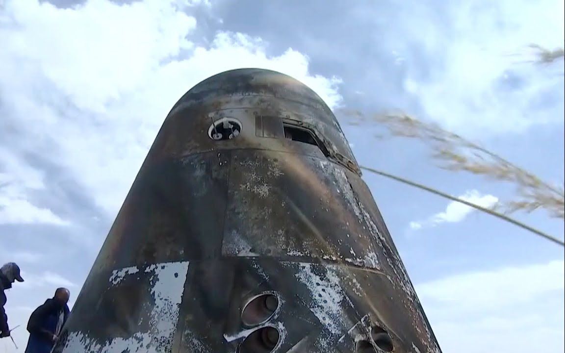 【1080p】长征五号b︱新一代载人飞船实验船返回舱成功着陆 空间站和