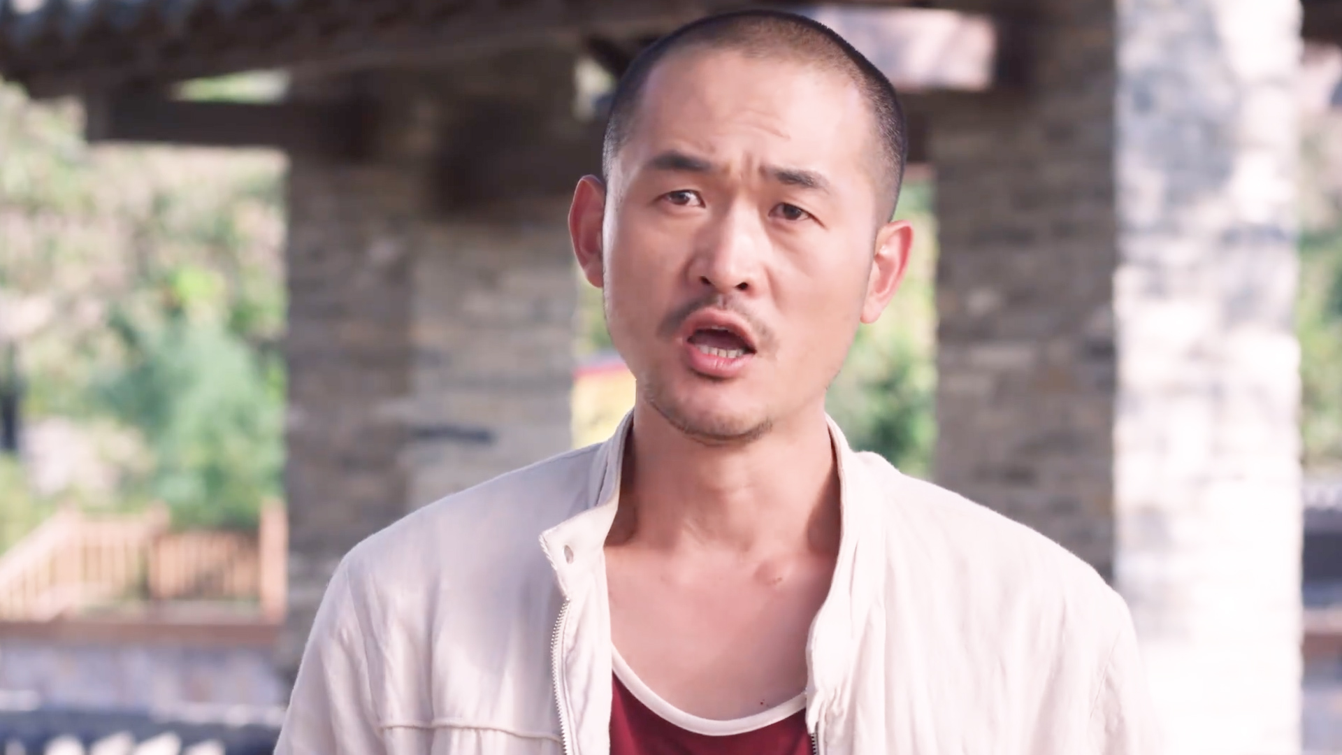 地痞无赖又来饭馆闹事老板会如何应对呢让人期待