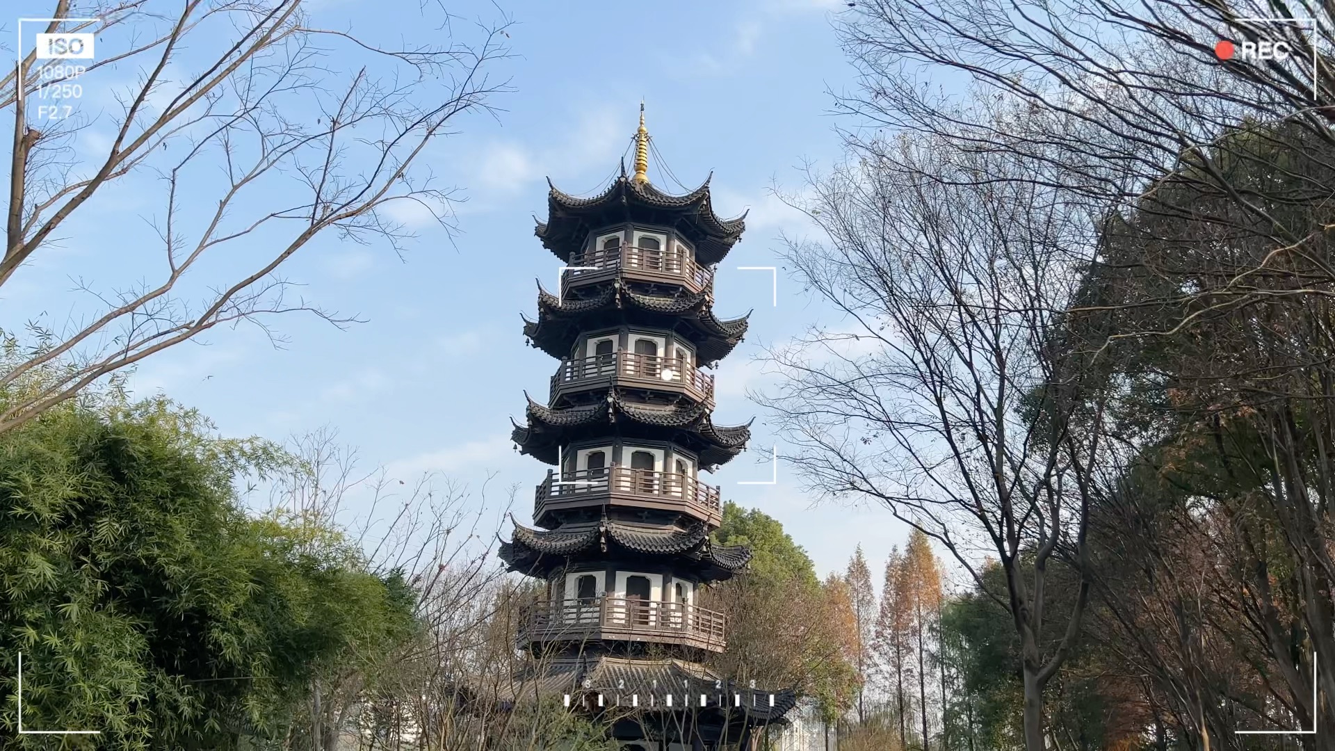 嘉兴学绣塔近看也很美哦!