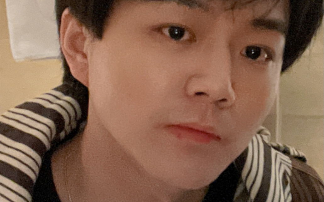 【胡良伟】小胡老师深夜直播练习唱歌哈哈哈啊哈